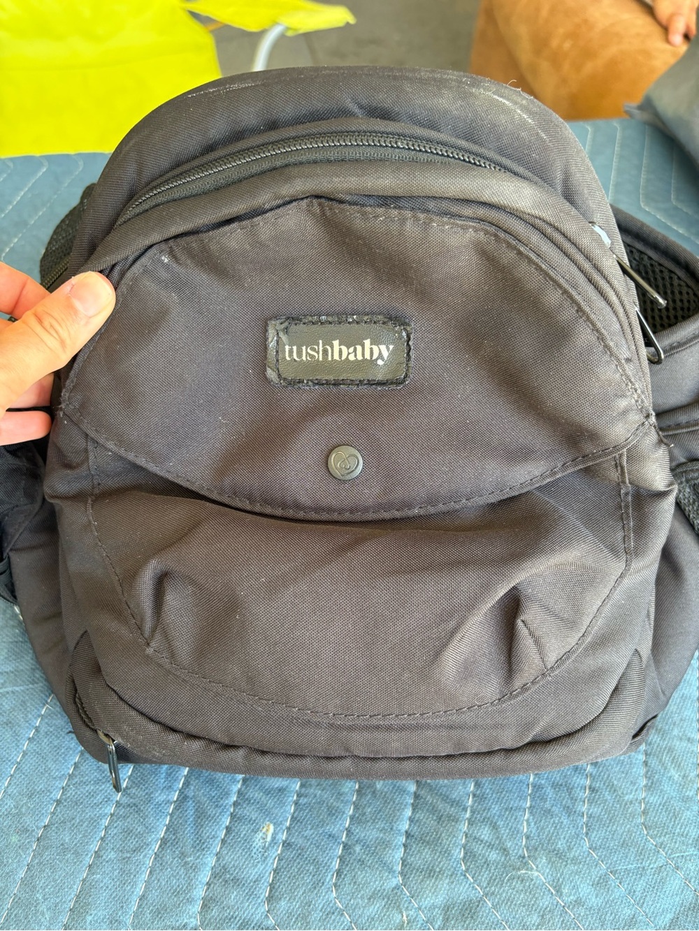 tushbaby hip carrier in Black